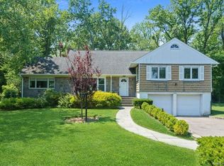 20 Stanton Cir, New Rochelle, NY 10804