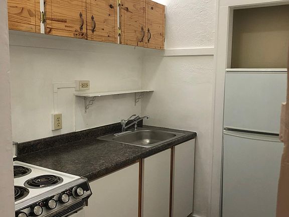 5th image of 213 High St APT 2