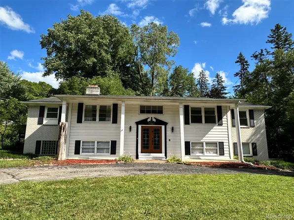 26742 Westmeath St, Farmington Hills, MI 48334