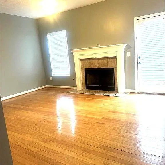 7566 Larchwood Ln — Photo 3