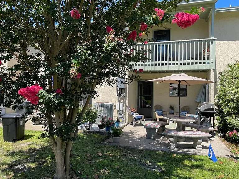 111 Linda Marie Ln — Photo 16
