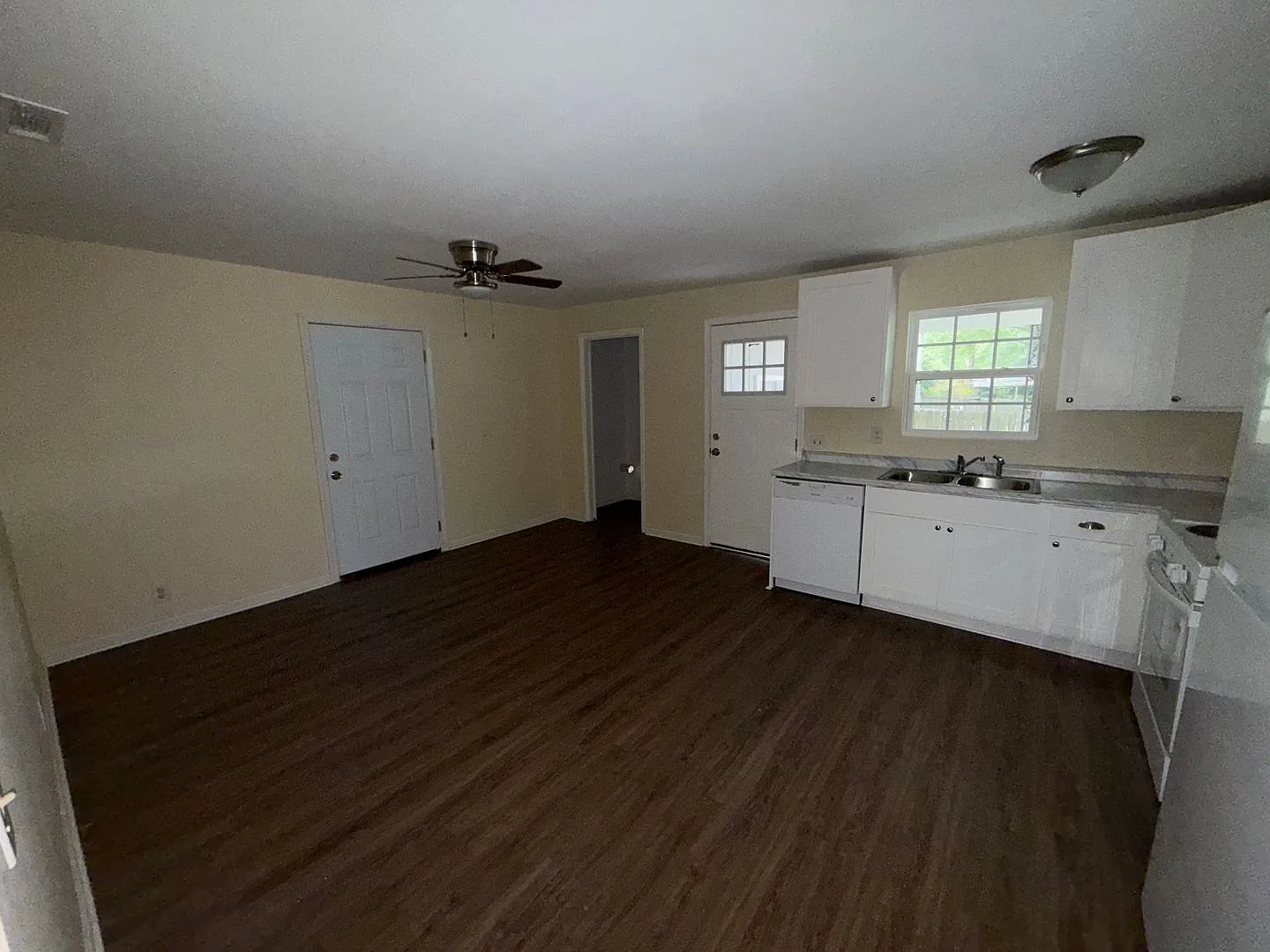 3 Bedrooms, 1.5 Bathroom - House in Shannon! — Photo 4