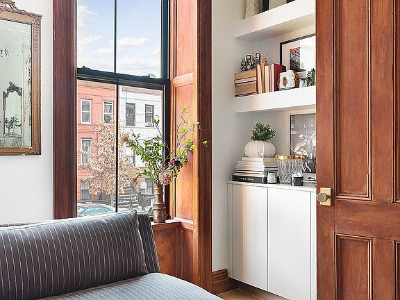 3rd image of 191 Pulaski St #Townhouse
