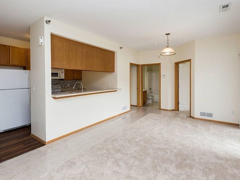 1st image of 1340 SE Florence Dr Unit 30