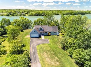 36 Hawthorne Ln, South Thomaston, ME 04858