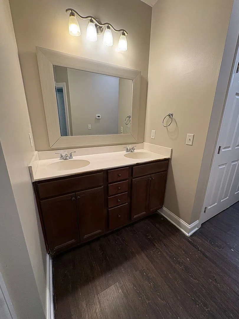 526 Dennis Way — Photo 4