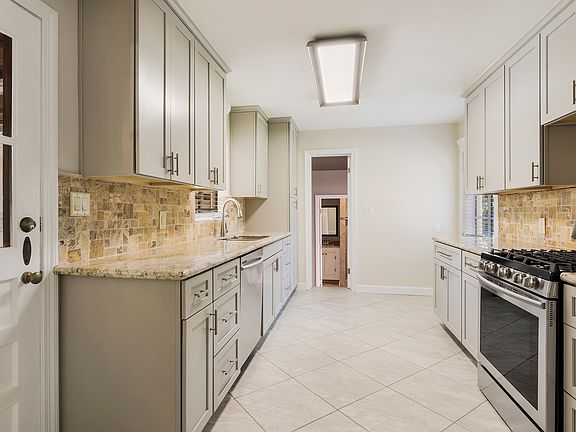 3rd image of 2216 NW 5th Pl