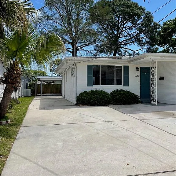 619 E William David Pkwy — Photo 2