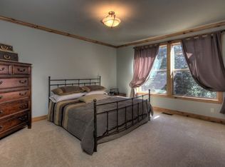 11835 Saint Bernard Dr, Truckee, CA 96161