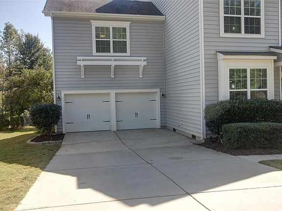 3rd image of 5829 Dinsmore Ln