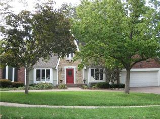 10712 W 108th Ter, Overland Park, KS 66210