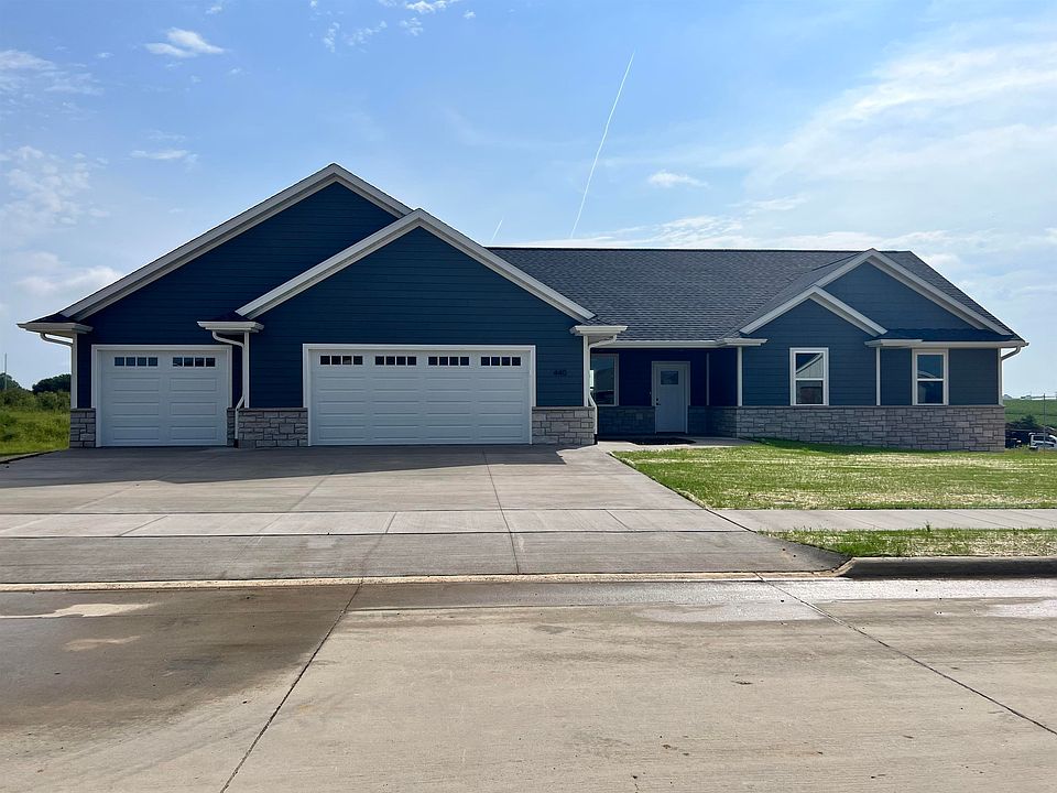 1st image of 440 Gavin Cir