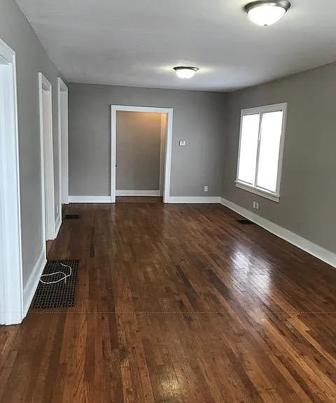 3933 Fisher St — Photo 3