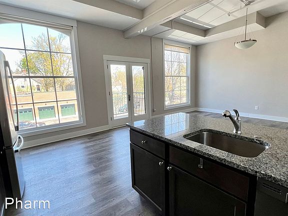 5th image of 959 Wealthy St SE #204
