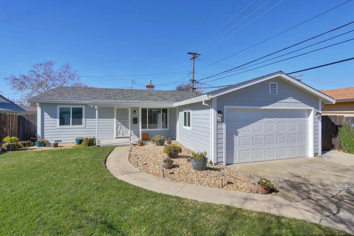 2045 Neptune Way photo 1