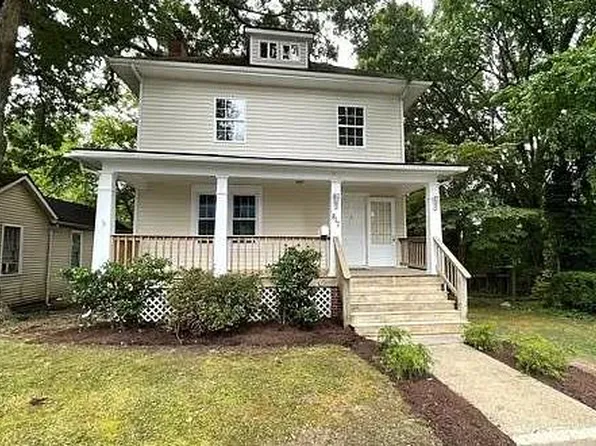 817 Buffalo St, Farmville, VA 23901