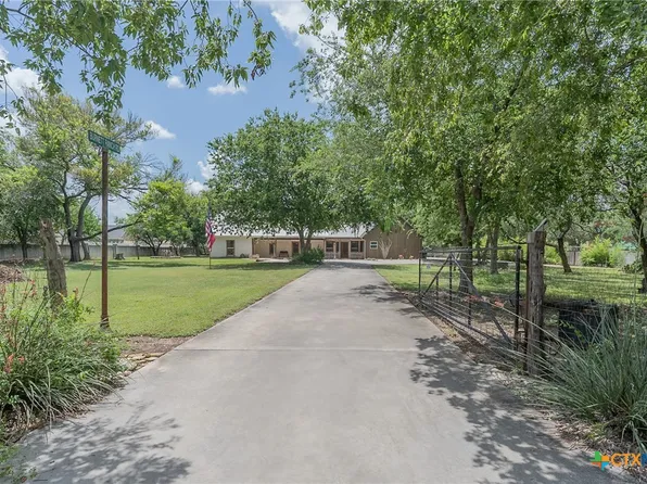 1690 Waterway Ln, New Braunfels, TX 78130