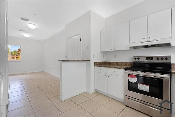 33 E 20th St #205 — Photo 10