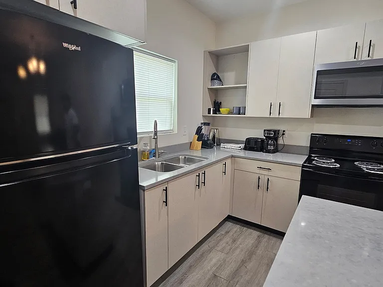 2107 Village Center Dr #16 — Photo 2