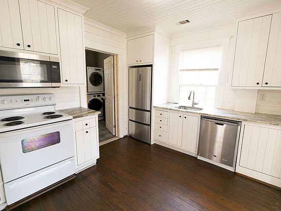3rd image of 764 E Waldburg St
