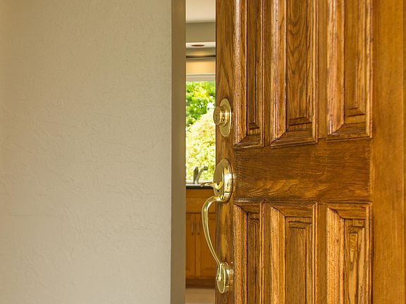 4th image of 1366 Rubicon Ave