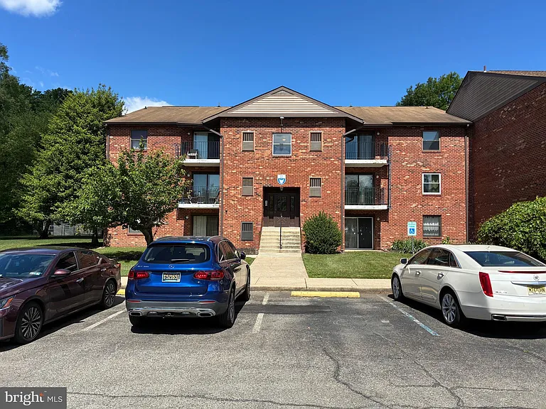 6 Fox Hall #6 — Photo 1