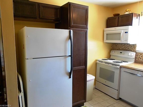 4th image of 24635 Clareshire Dr APT 102