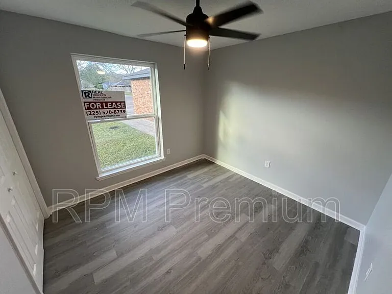 8803 Orleans Dr — Photo 20