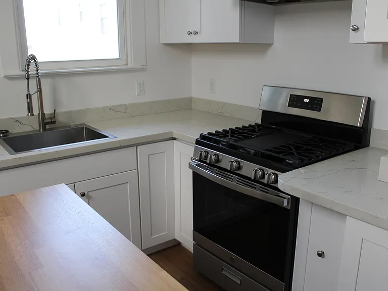 322 Frederick St #2 — Photo 5