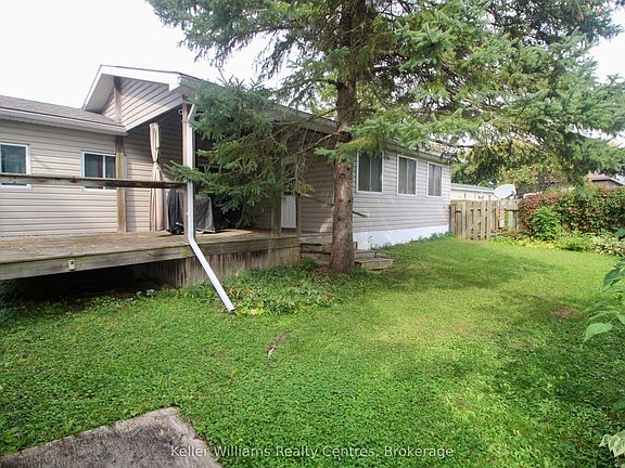 5th image of 302694 Douglas St #55