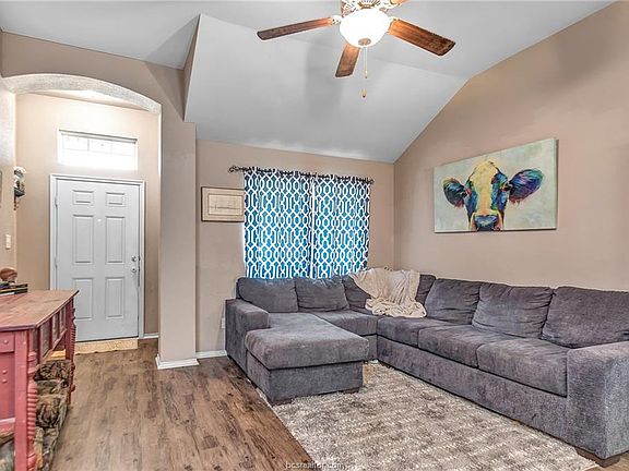 5th image of 818 Heritage Dr