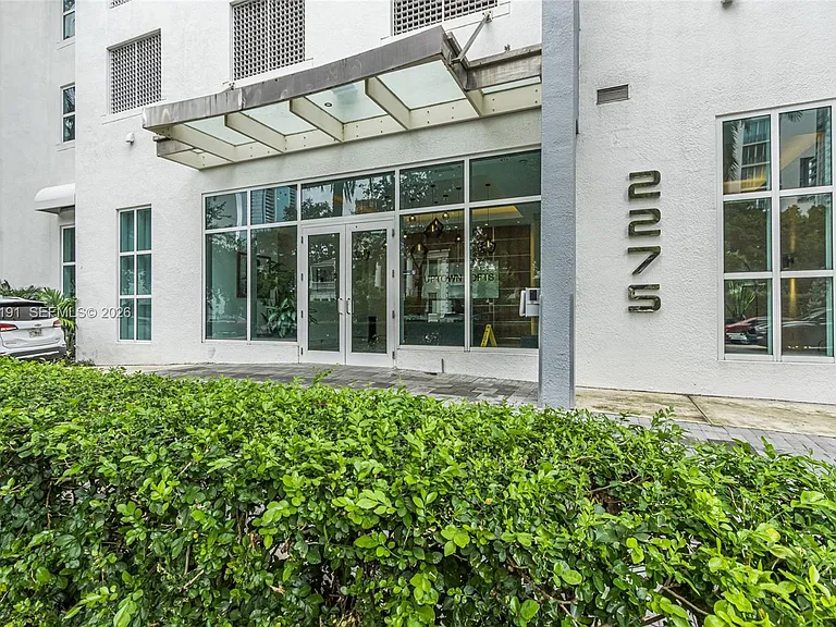 2275 Biscayne Blvd #1004 — Photo 31