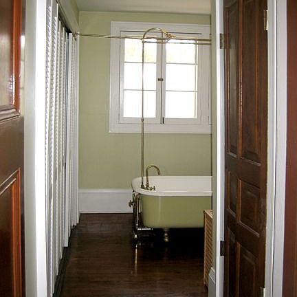 claw foot tub