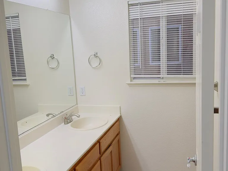 1380 Jones Ln — Photo 16