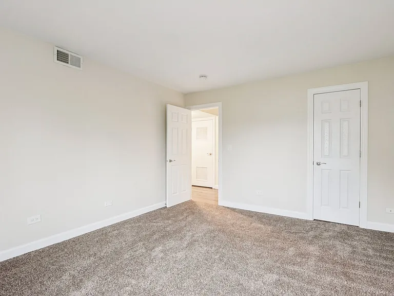 Crystal Lake Apartments — Photo 42