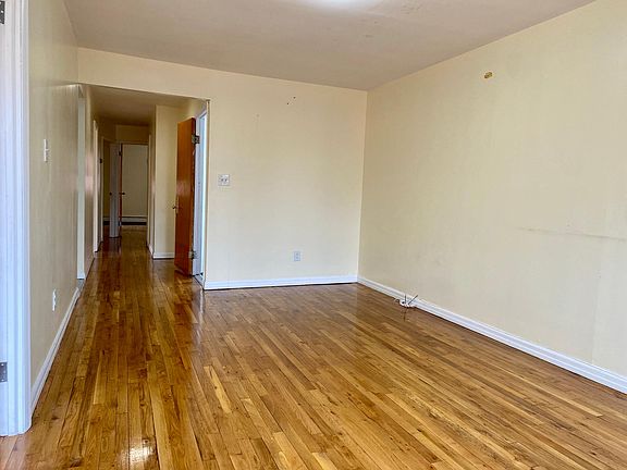 3rd image of 9633 42nd Ave Floor 3