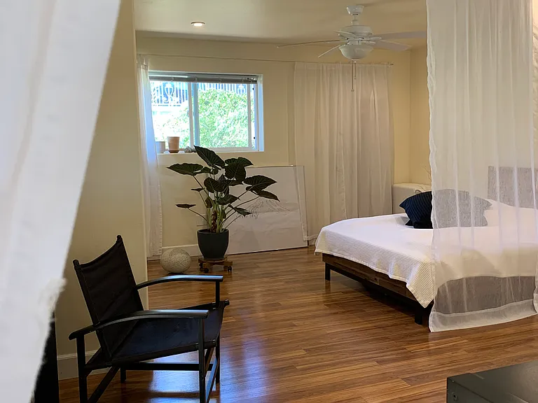 Crest Dr — Photo 3