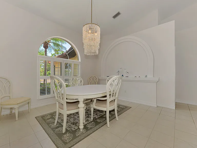 915 Park Place Dr — Photo 46