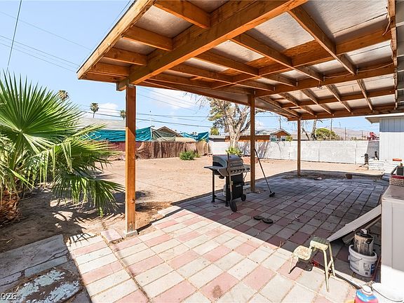2nd image of 2037 Houston Dr