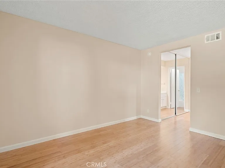 15425 Sherman Way #101 — Photo 13