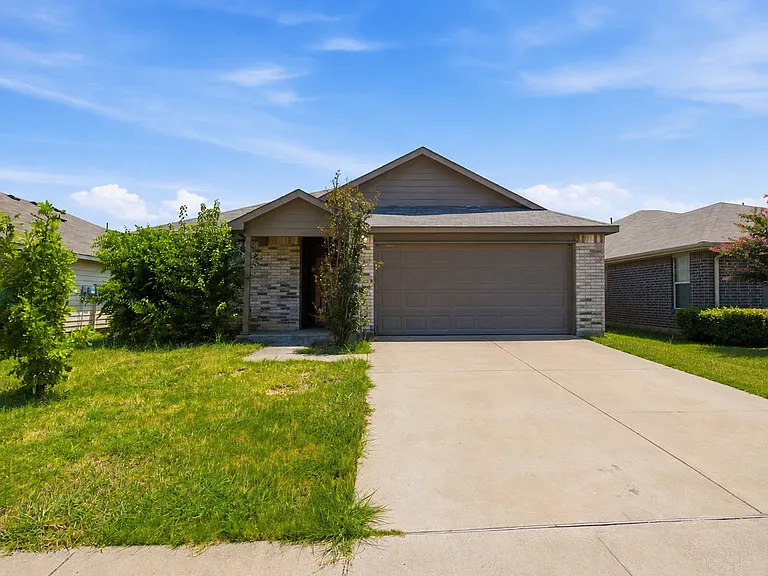 1928 Alanbrooke Dr — Photo 1