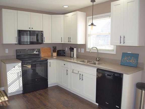5th image of 696 Heartland Meadows Dr