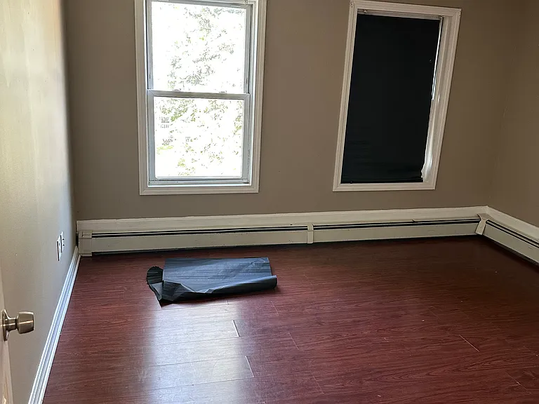 419 Pleasant St — Photo 5
