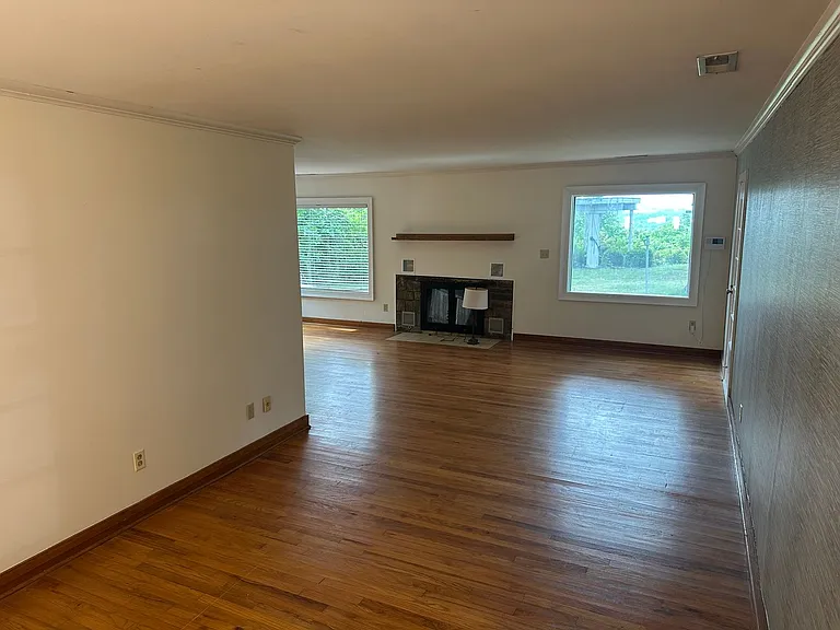 460 W Ravenswood Ln — Photo 20