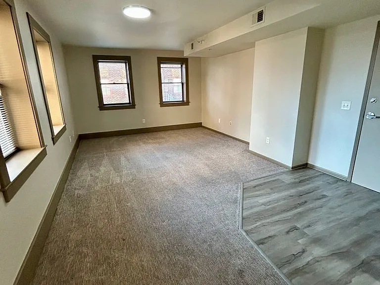 Drake Court — Photo 13