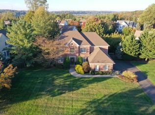 36 Ridge Rd, Green Brook, NJ 08812