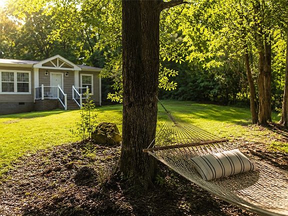 2nd image of 468 Charlies Creek Rd