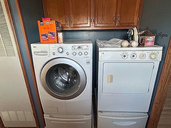 5th image of 2027 Round Table Rd