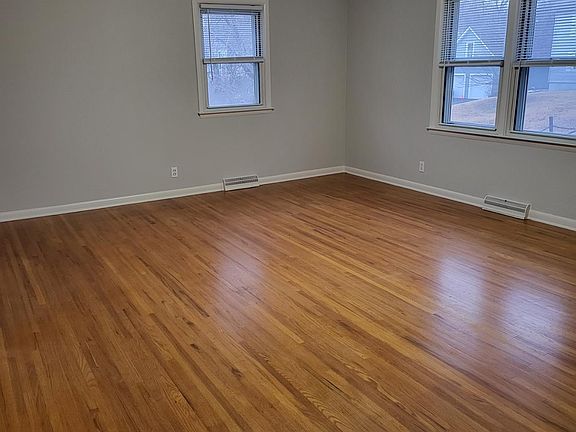 Spacious living room