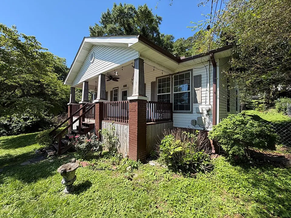 807 Trammell St